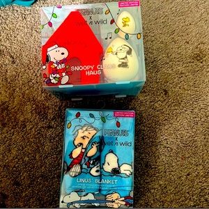 Linus blanket makeup eraser &  snoopy dog house sponger holder with sponge.